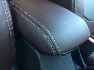 Перетяжка центрального подлокотника