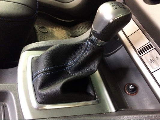 Перетяжка рычага и чехла КПП